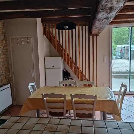 Charmante Maison En Pierres Sainte-Radégonde-des-Noyers Dış mekan fotoğraf